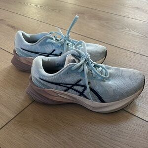 ASICS Nova Blast 3. Women’s 8.